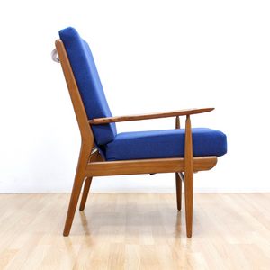 MID CENTURY LOUNGE CHAIR BY SCANDART OF HIGH WYCOMBE
