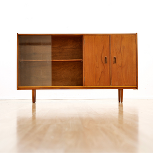 SLIM MID CENTURY DANISH TEAK SIDEBOARD DISPLAY CABINET
