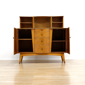 VINTAGE 1950S OAK HUTCH CREDENZA BY STONEHILL FURNITURE