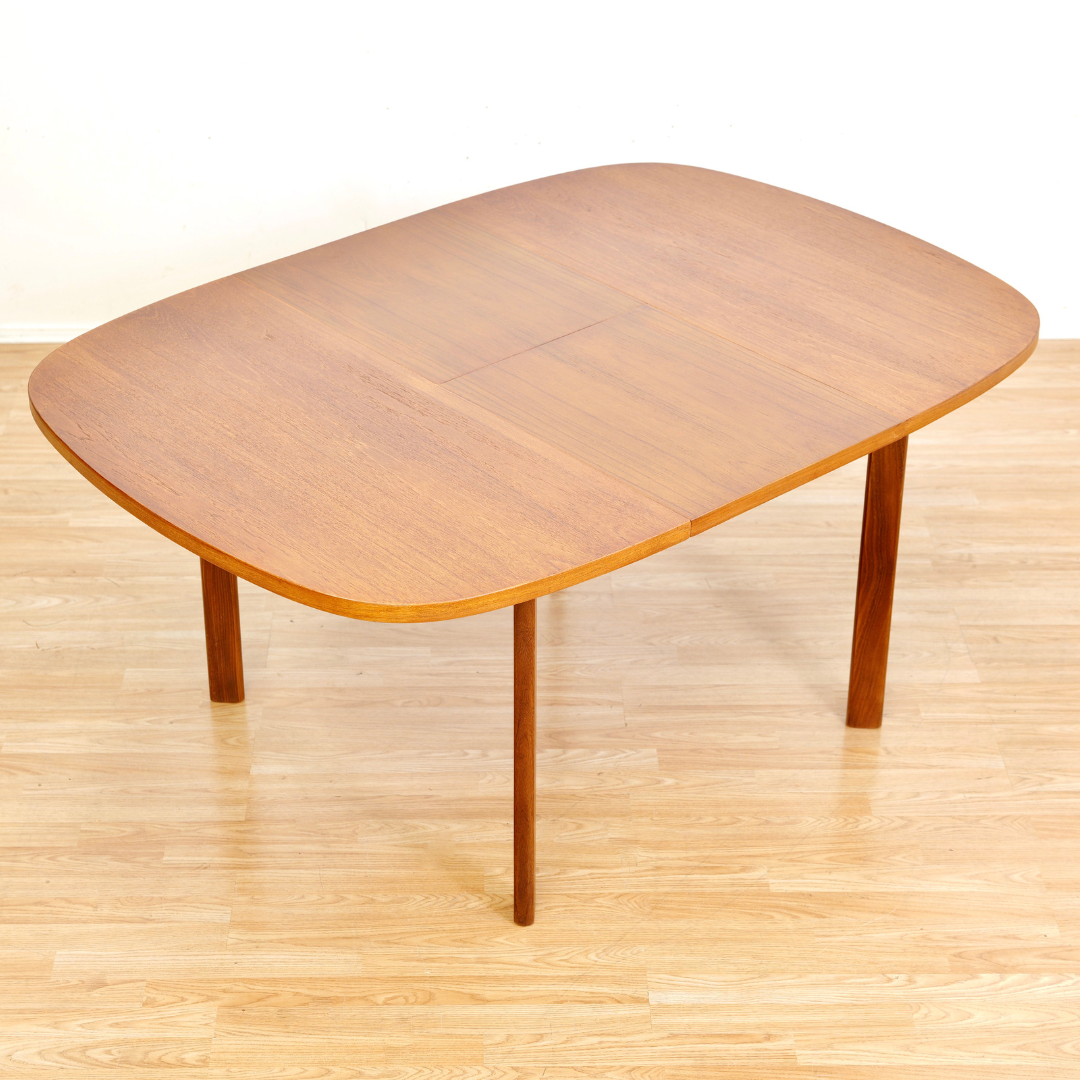 MID CENTURY EXTENDING TEAK DINING TABLE BY G PLAN