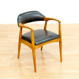 MID CENTURY ENGLISH DESK CHAIR IN OAK