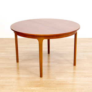 MID CENTURY ROUND TEAK EXTENDING DINING TABLE BY TOM ROBERTSON FOR MCINTOSH OF KIRKCALDY