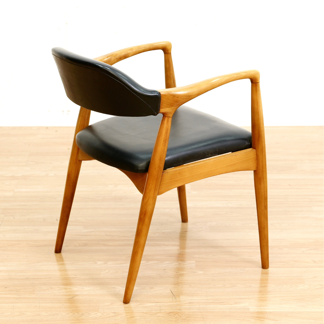 MID CENTURY ENGLISH DESK CHAIR IN OAK