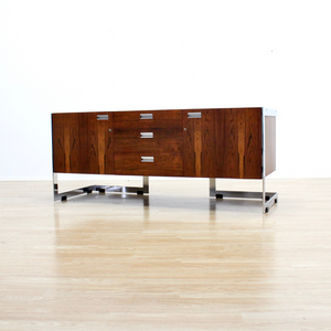 1970S POST MODERN ROSEWOOD & CHROME CREDENZA BY RICHARD YOUNG FOR MERROW ASSOCIATES