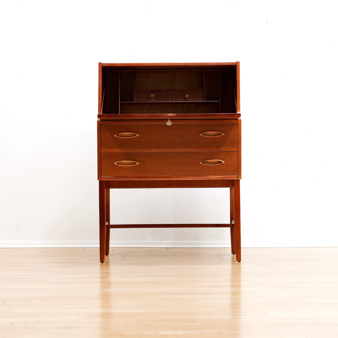 MID CENTURY TEAK DANISH DESK BUREAU BY JENTIQUE FURNITURE