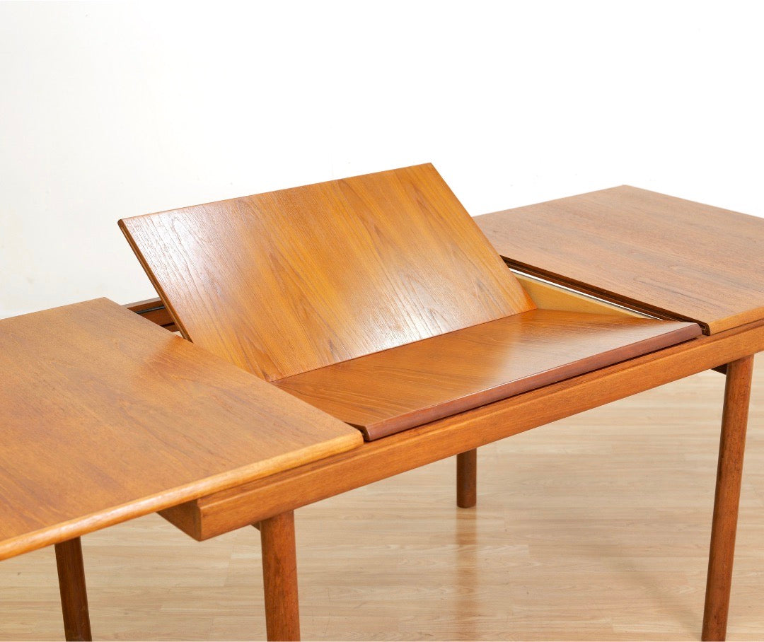 1960S EXTENDING TEAK DINING TABLE BY WHITE & NEWTON