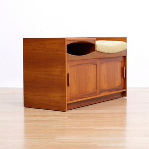 MID CENTURY ENTRYWAY BENCH IN TEAK BY CHIPPY HEATH