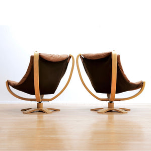 PAIR OF MID CENTURY DANISH TAN LEATHER SKIPPER CHAIRS