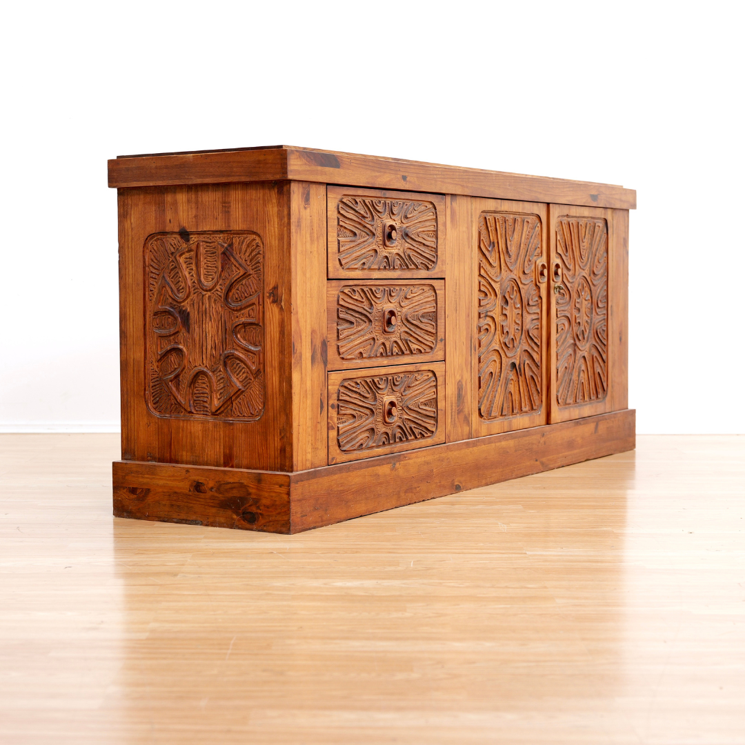 1970S HAND CARVED BRUTALIST DINING SET BY AQUARIUS ENTERPRISES AFRICA