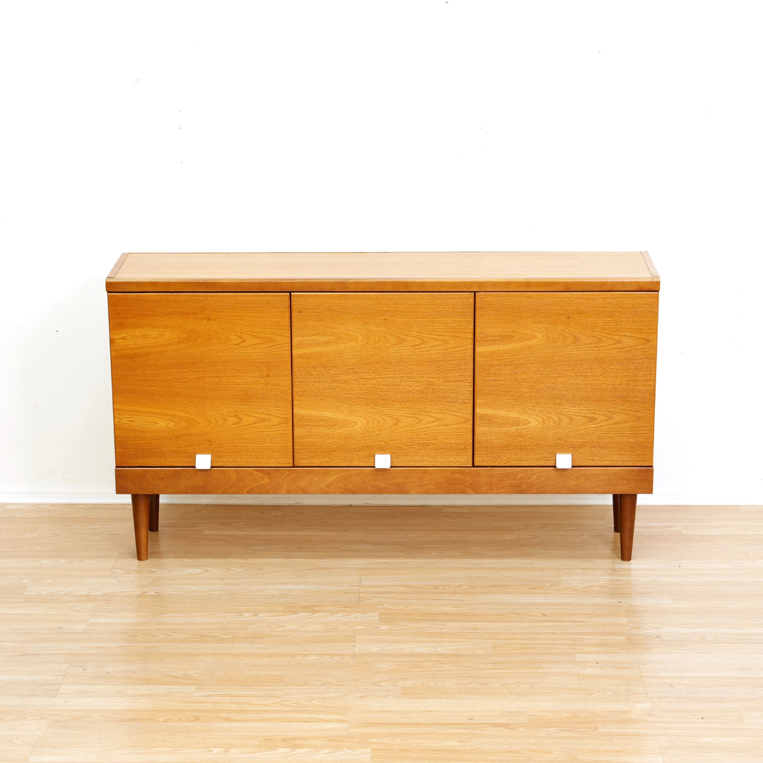 LOW MID CENTURY CONSOLE CREDENZA BY WHITE & NEWTON