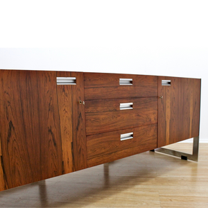 1970S POST MODERN ROSEWOOD & CHROME CREDENZA BY RICHARD YOUNG FOR MERROW ASSOCIATES