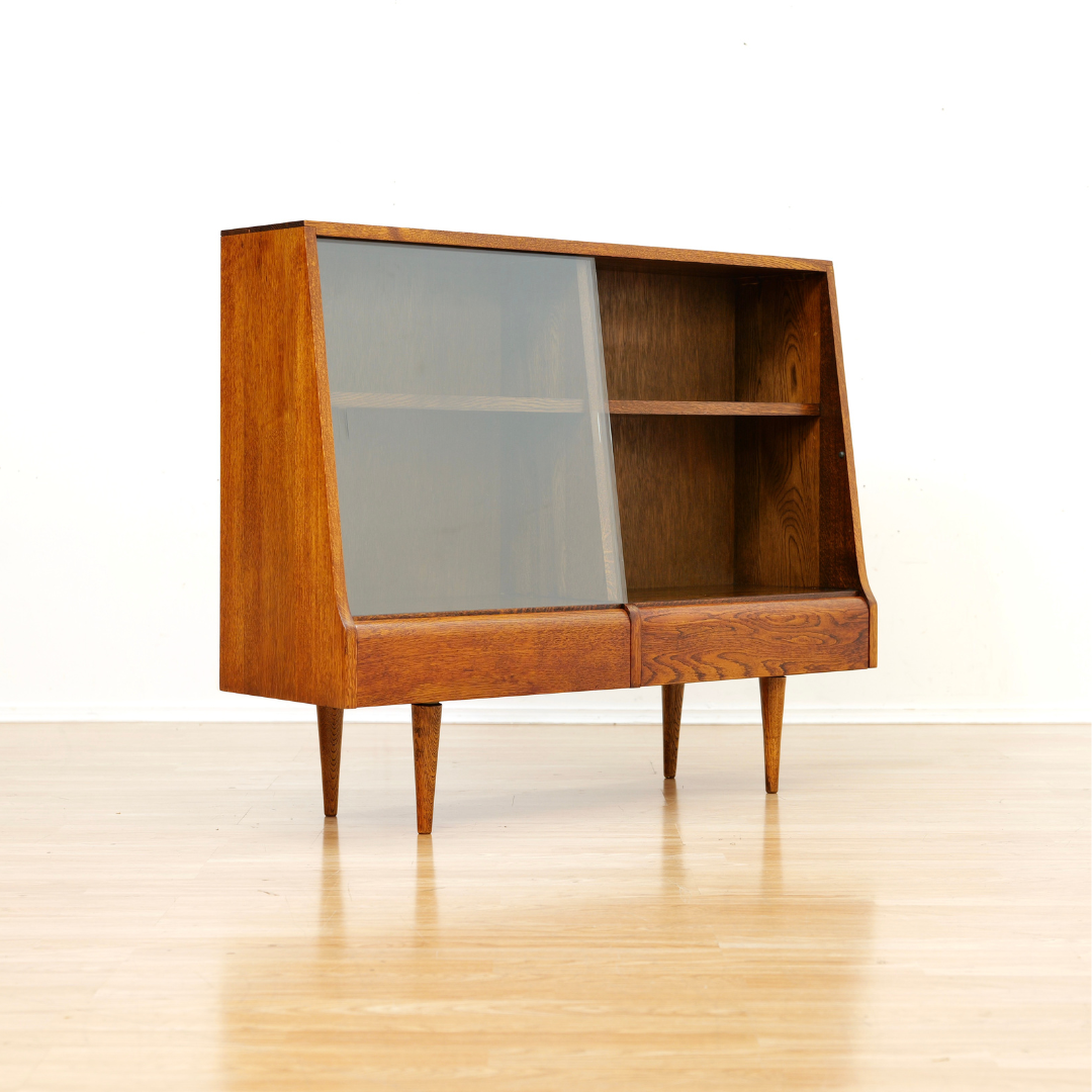 SMALL MID CENTURY OAK CHINA DISPLAY CABINET
