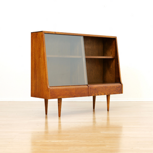SMALL MID CENTURY OAK CHINA DISPLAY CABINET