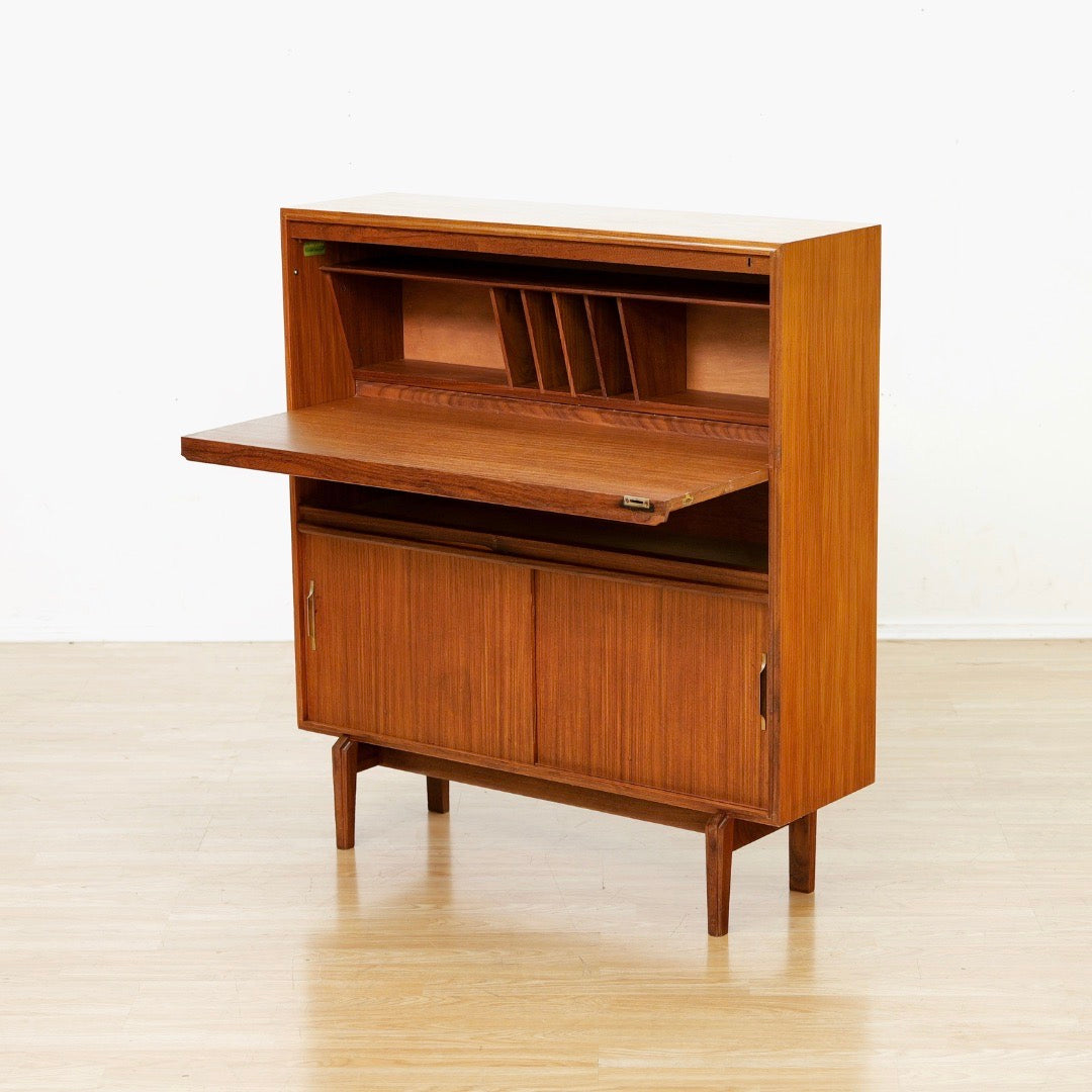 Small Mid Century 'Multi-Width' Secretary Desk by Beaver & Tapley ...