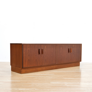 MID CENTURY LOW TEAK CREDENZA MEDIA UNIT BY G PLAN