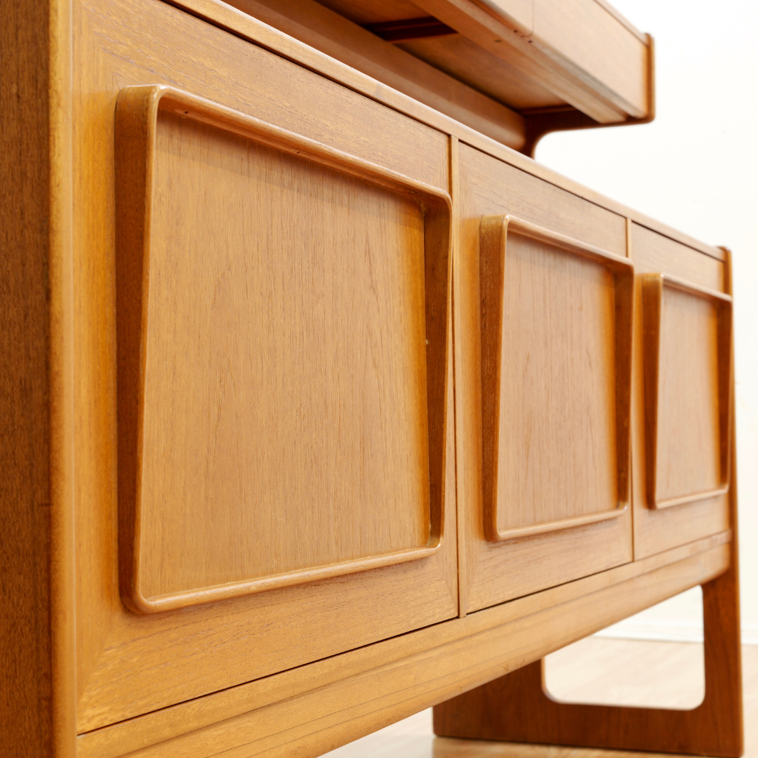 MID CENTURY HUTCH CREDENZA BY MCINTOSH OF KIRKCALDY