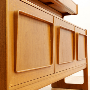 MID CENTURY HUTCH CREDENZA BY MCINTOSH OF KIRKCALDY