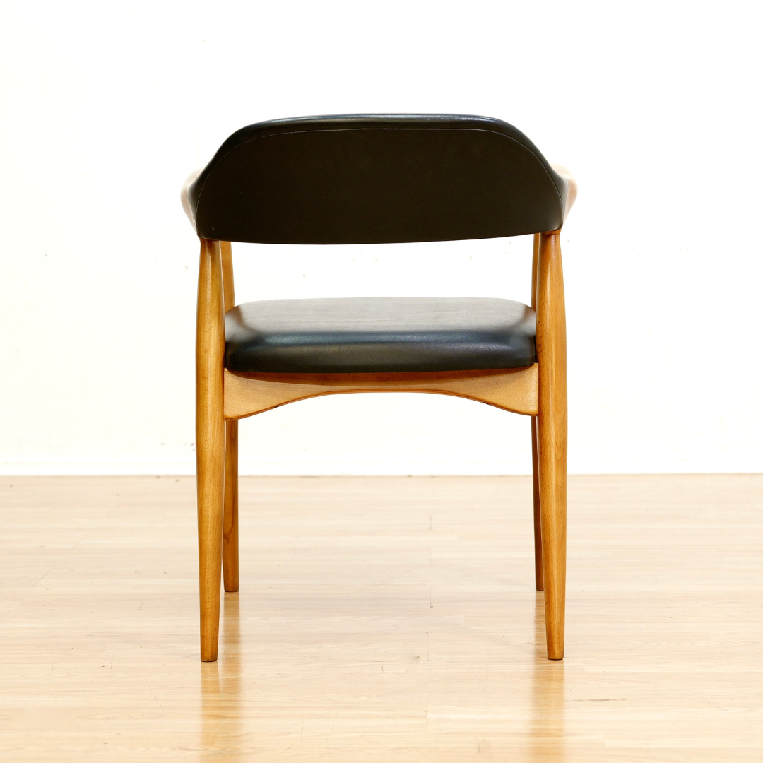 MID CENTURY ENGLISH DESK CHAIR IN OAK
