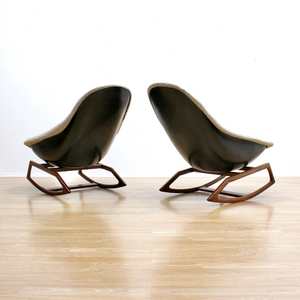 PAIR OF 1960S GEMINI ROCKING POD CHAIRS BY WALTER S. CHENERY FOR LURASHELL