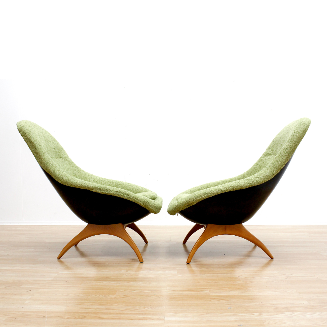 PAIR OF 1960S SPACE AGE BOUCLE LOUNGE CHAIRS BY WALTER S. CHENERY FOR LURASHELL