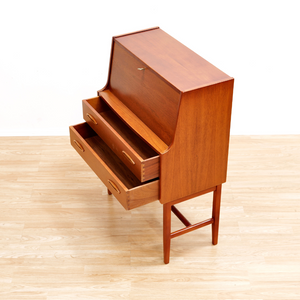 MID CENTURY TEAK DANISH DESK BUREAU BY JENTIQUE FURNITURE