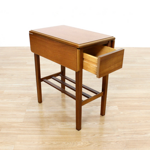 MID CENTURY TEAK SIDE TABLE WITH DRAWER