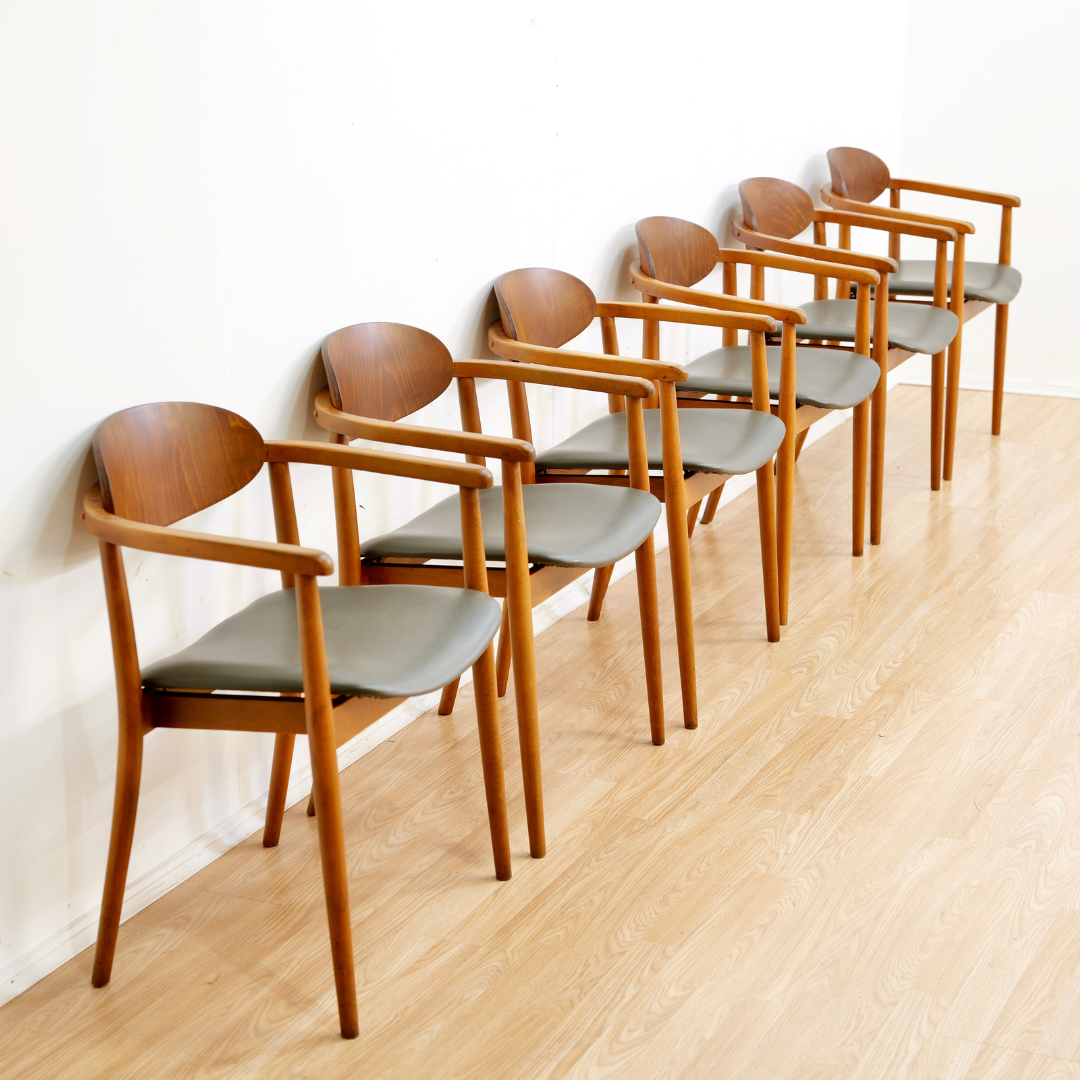 SET OF SIX MID CENTURY DINING CHAIRS BY ANTONIN SUMAN FOR LIGNA