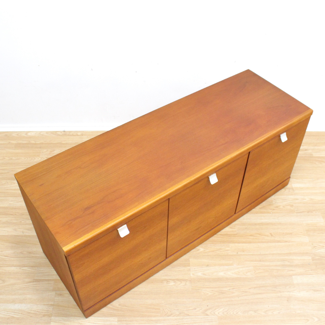 MID CENTURY LOW TEAK CREDENZA BY WHITE & NEWTON