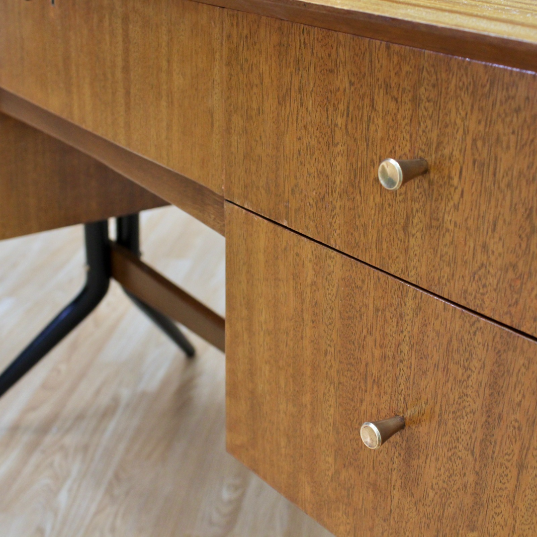 Mid Century Vanity by Wrighton Furniture – kinetic modern