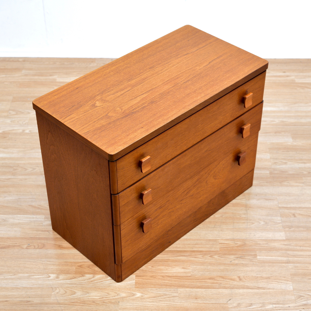 MID CENTURY TEAK NIGHTSTAND DRESSER BY STAG FURNITURE