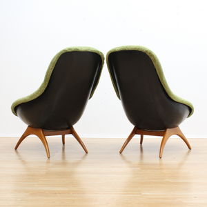 PAIR OF 1960S SPACE AGE BOUCLE LOUNGE CHAIRS BY WALTER S. CHENERY FOR LURASHELL