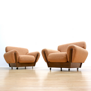 PAIR OF MID CENTURY LOUNGE CHAIRS IN ORANGE WEAVE BOUCLE