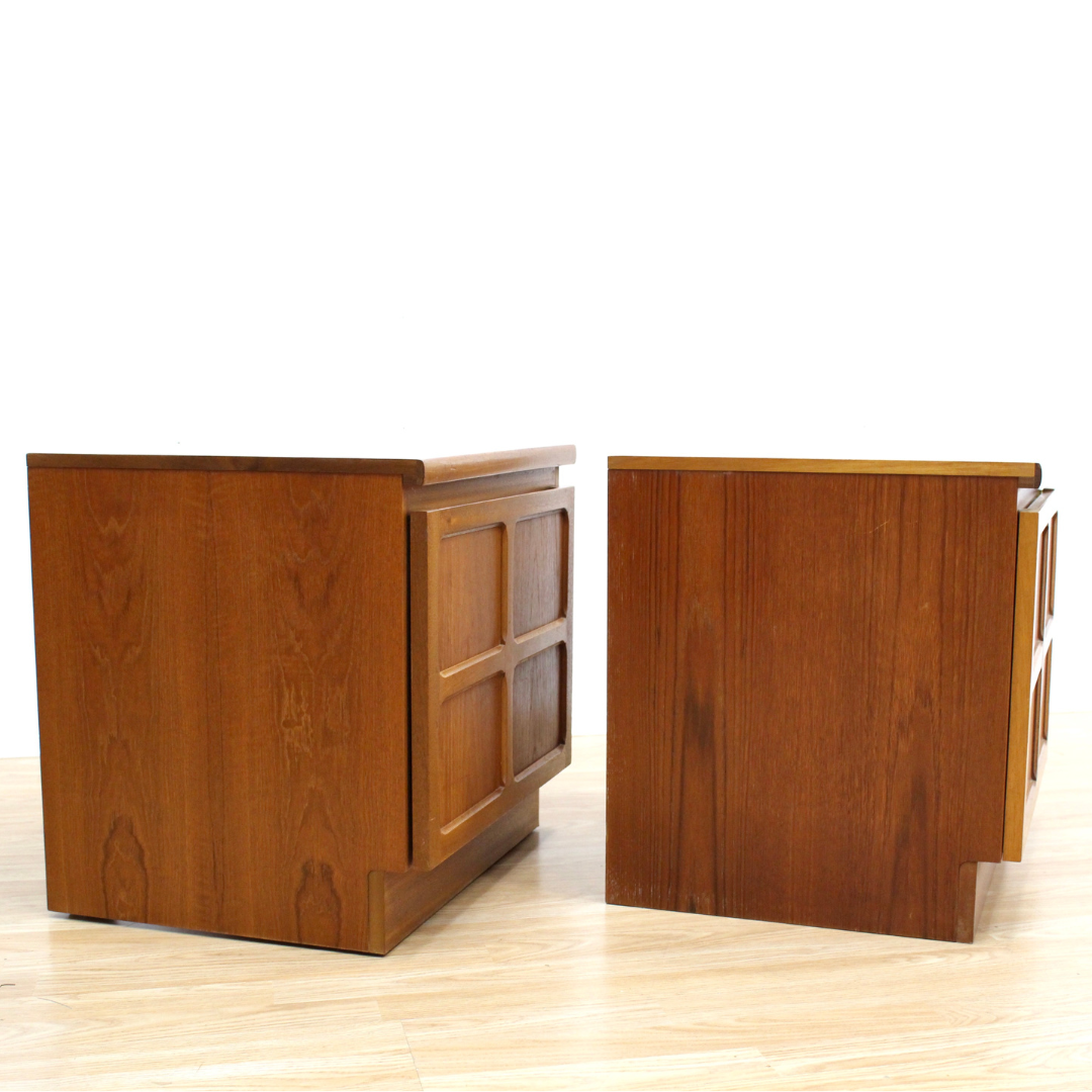 PAIR OF MID CENTURY NIGHTSTANDS BY NATHAN FURNITURE