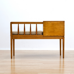 MID CENTURY ENTRYWAY BENCH IN OAK & BOUCLE