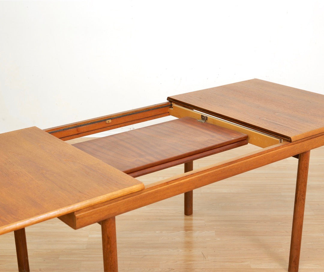 1960S EXTENDING TEAK DINING TABLE BY WHITE & NEWTON