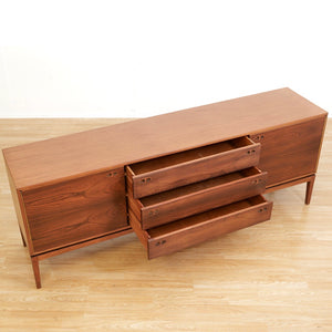 MID CENTURY ROSEWOOD CREDENZA BY ROBERT HERITAGE FOR ARCHIE SHINE