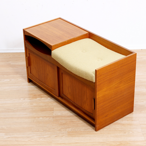 MID CENTURY ENTRYWAY BENCH IN TEAK BY CHIPPY HEATH