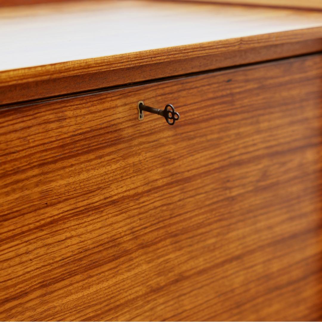 MID CENTURY CREDENZA BY LEBUS FURNITURE