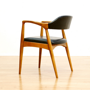 MID CENTURY ENGLISH DESK CHAIR IN OAK
