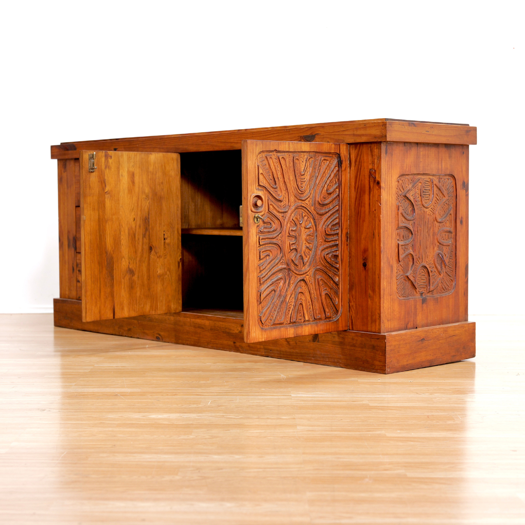 1970S HAND CARVED BRUTALIST DINING SET BY AQUARIUS ENTERPRISES AFRICA