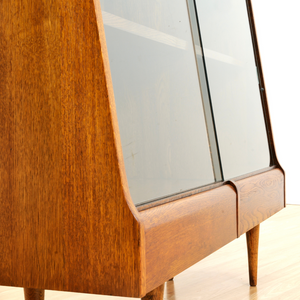 SMALL MID CENTURY OAK CHINA DISPLAY CABINET