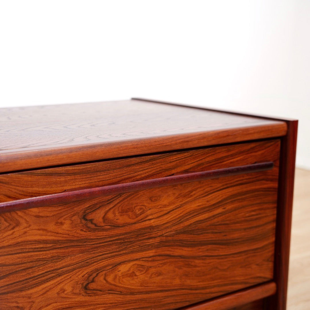 LOW 1970S DANISH MODERN ROSEWOOD CREDENZA BY FAARUP MOBELFABRIK