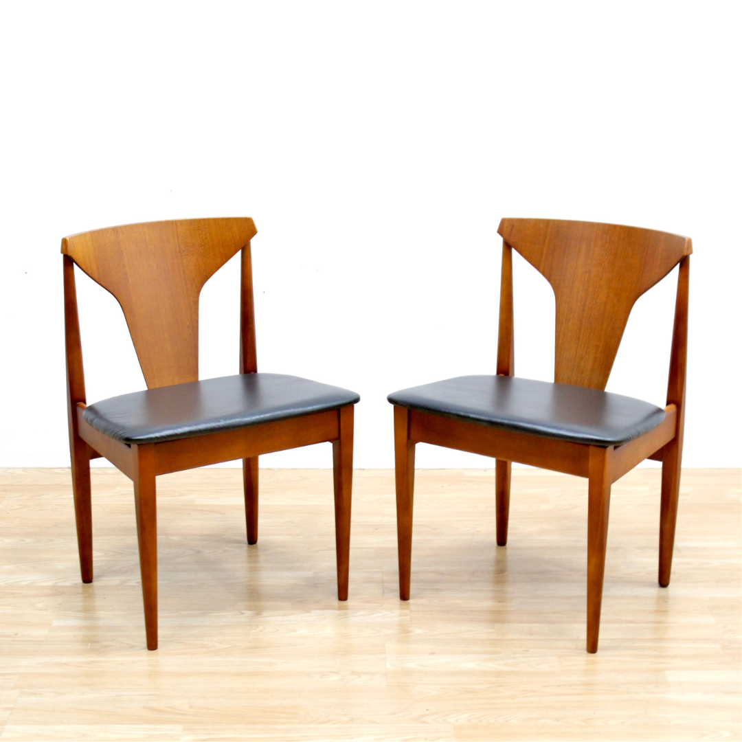 SET OF SIX MID CENTURY DINING CHAIRS BY ELLIOTS OF NEWBURY