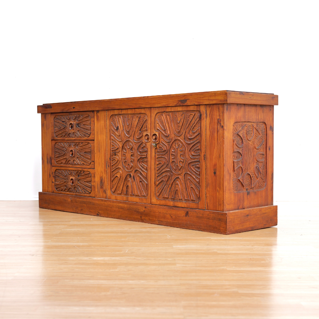 1970S HAND CARVED BRUTALIST DINING SET BY AQUARIUS ENTERPRISES AFRICA