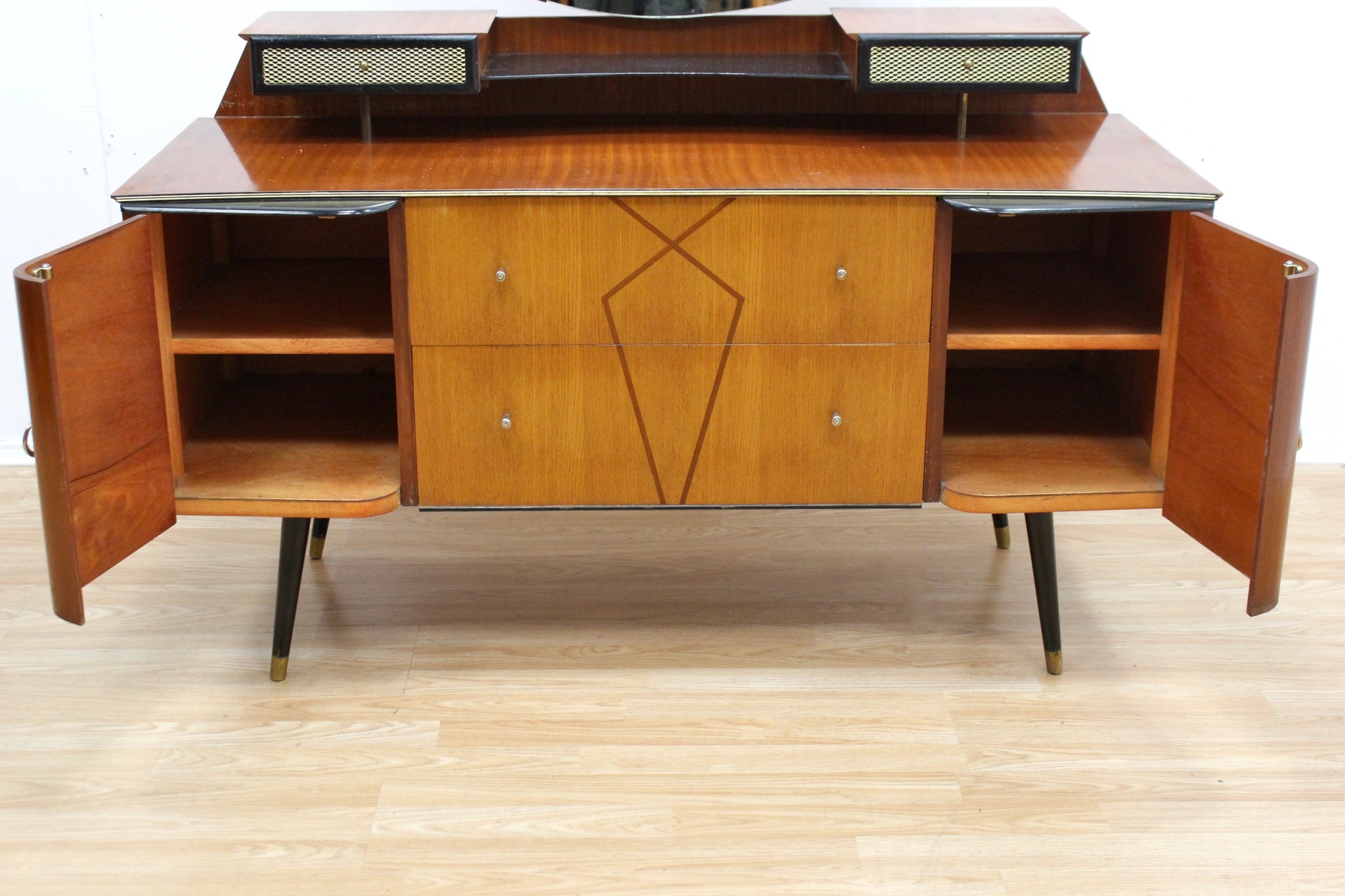 MID CENTURY BEDROOM SET BY RAVEN FURNITURE