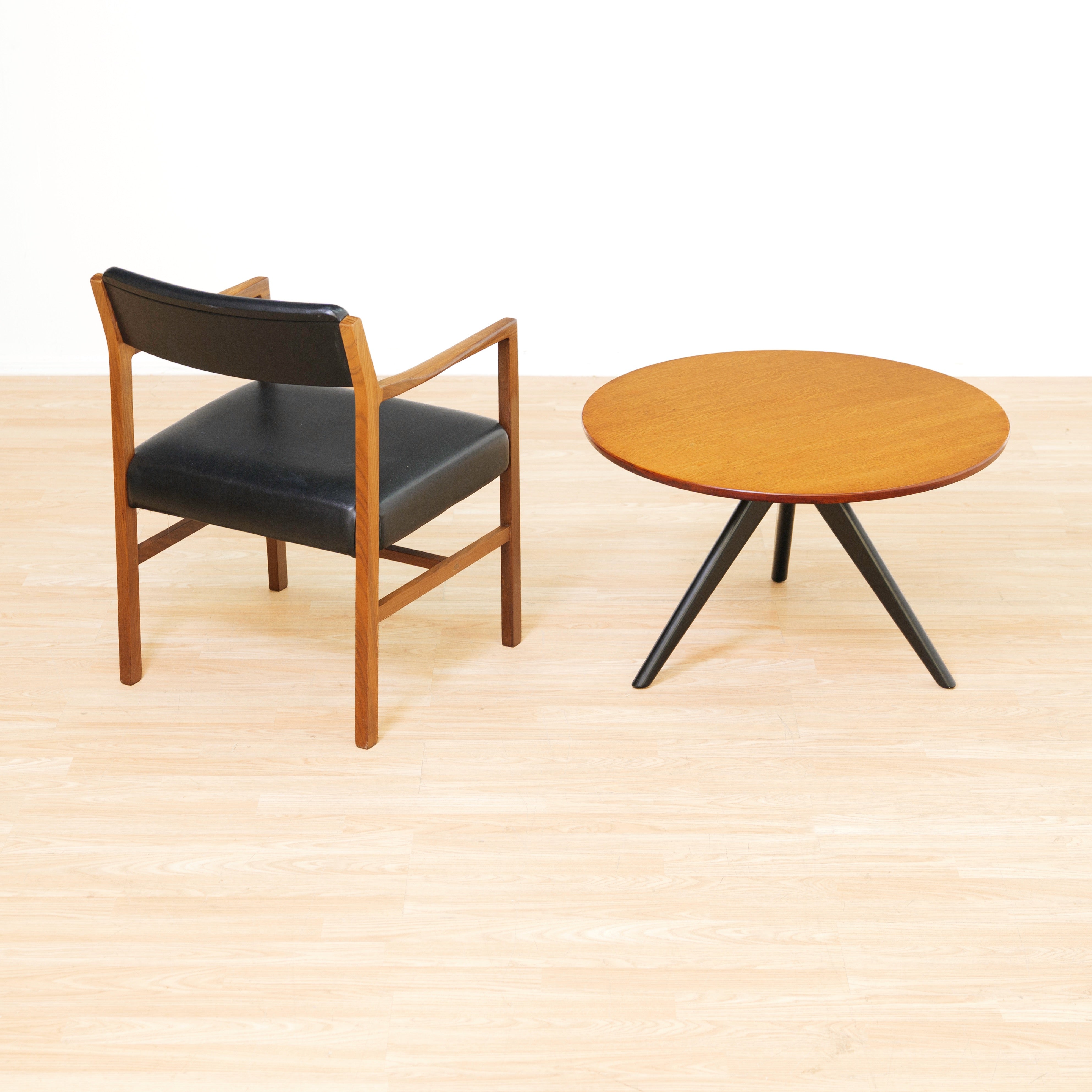 TABLES – kinetic modern