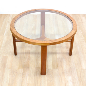 MID CENTURY TEAK AND GLASS ROUND COFFEE TABLE BY STONEHILL