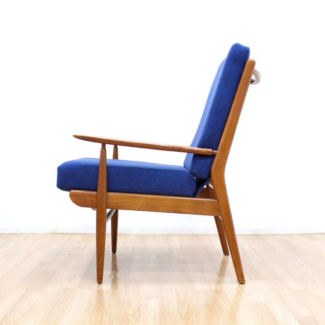 MID CENTURY LOUNGE CHAIR BY SCANDART OF HIGH WYCOMBE
